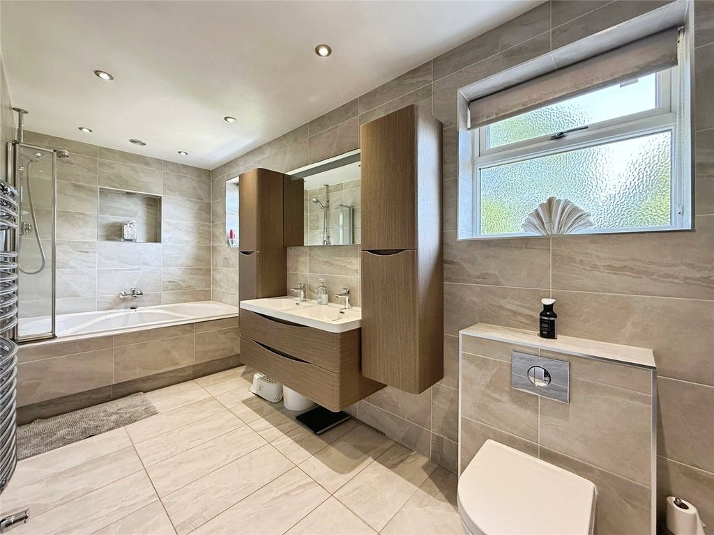 Property photo 3 of 28 Picture No. 20