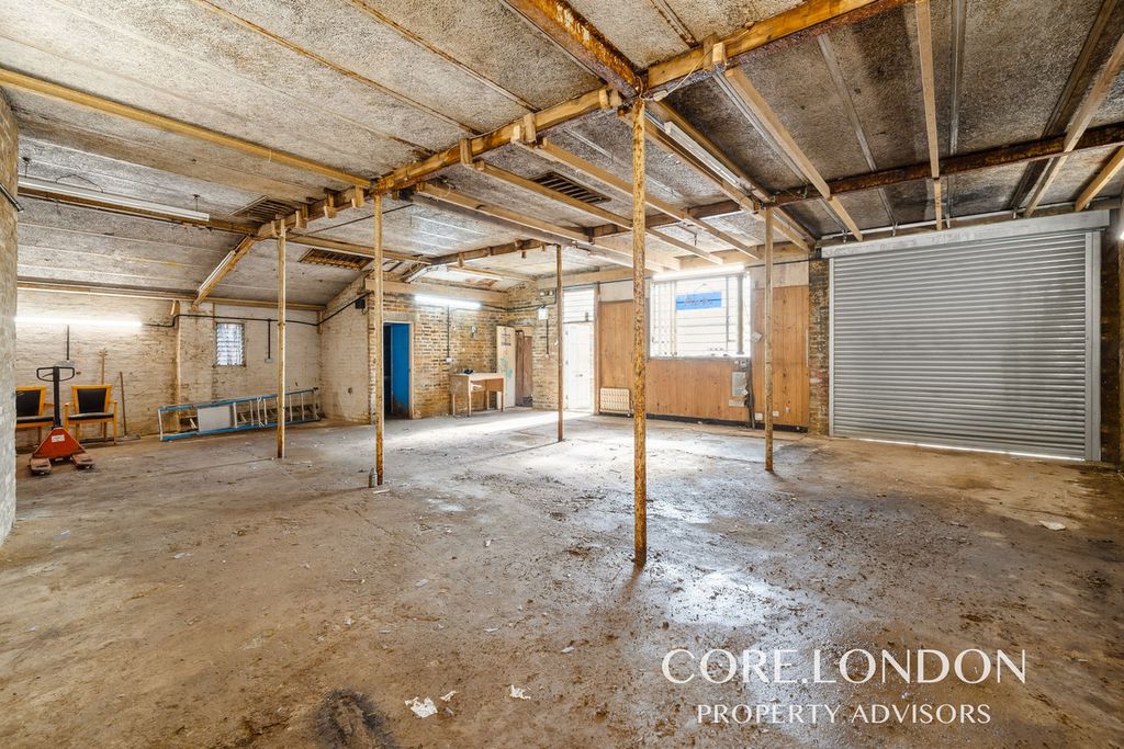 Property photo 1 of 4