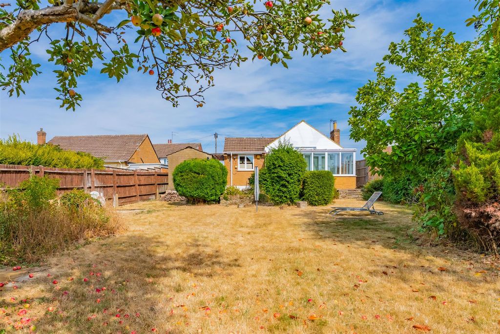 Property photo 2 of 23