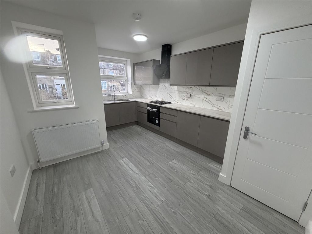 Property photo 2 of 20 Kitchen