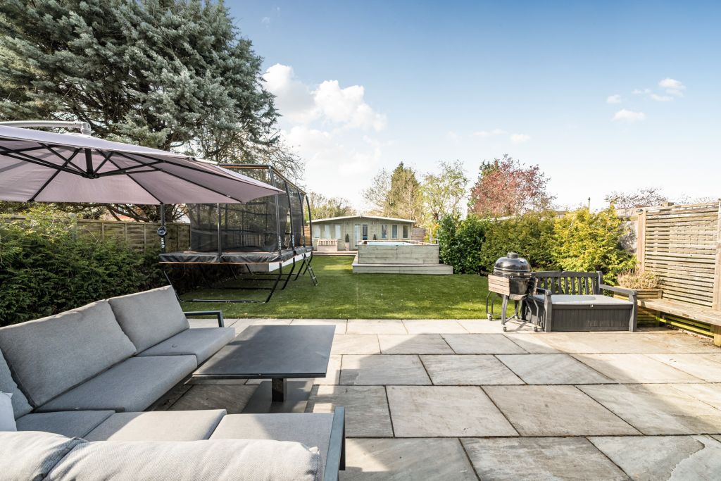 Property photo 2 of 19