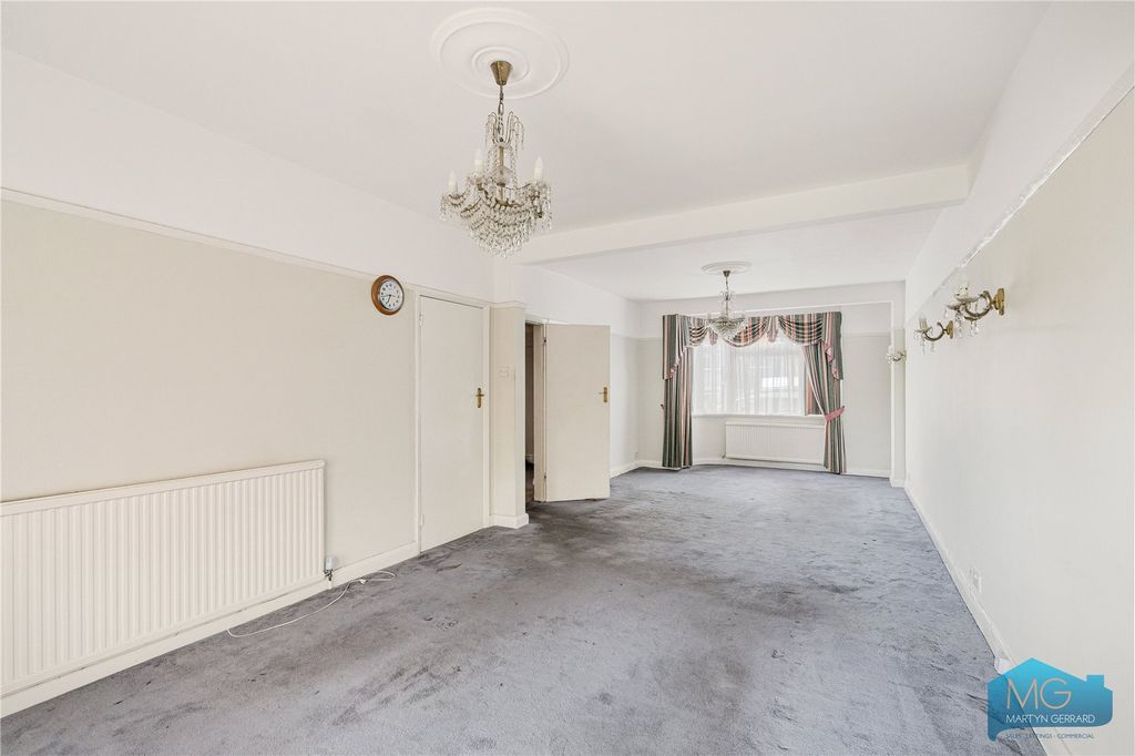 Property photo 2 of 18 Picture No. 23