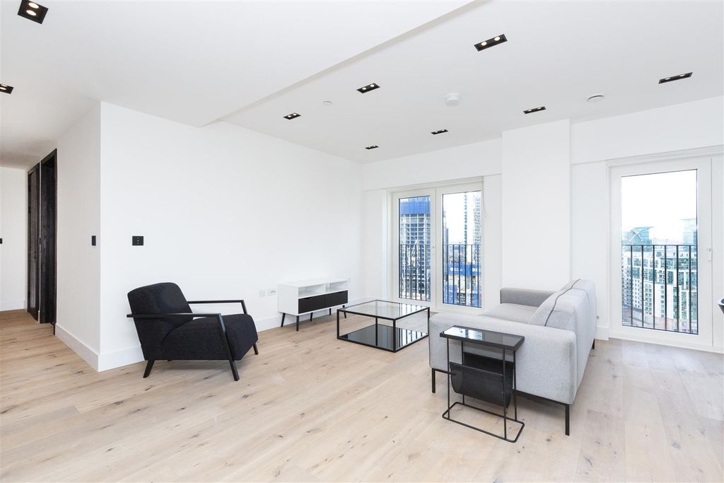 Property photo 2 of 10 98 Keybridge Tower3.Jpg
