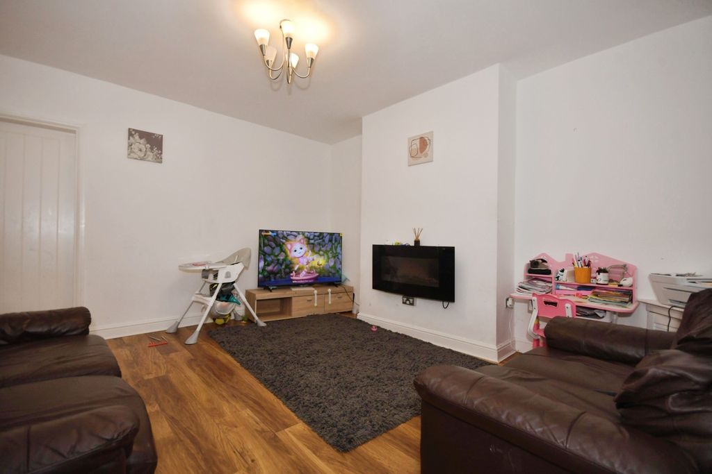Property photo 3 of 15 Pbox-Img.Jpg