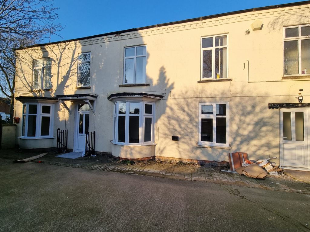 Property photo 1 of 8 Frontage