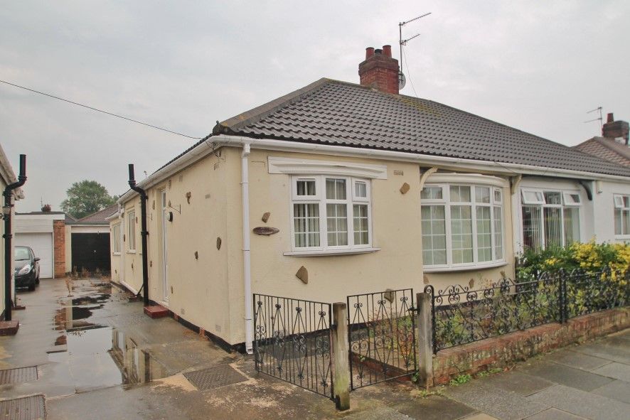 2 bed semi-detached bungalow for sale Ormesby