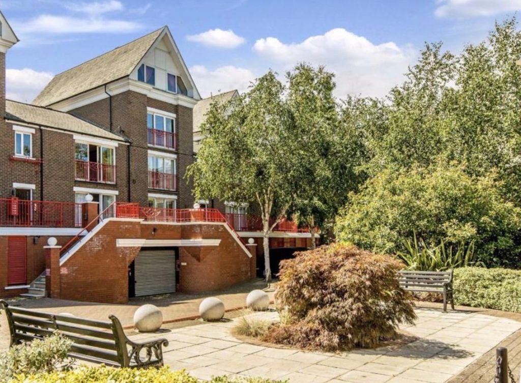 Property photo 2 of 3