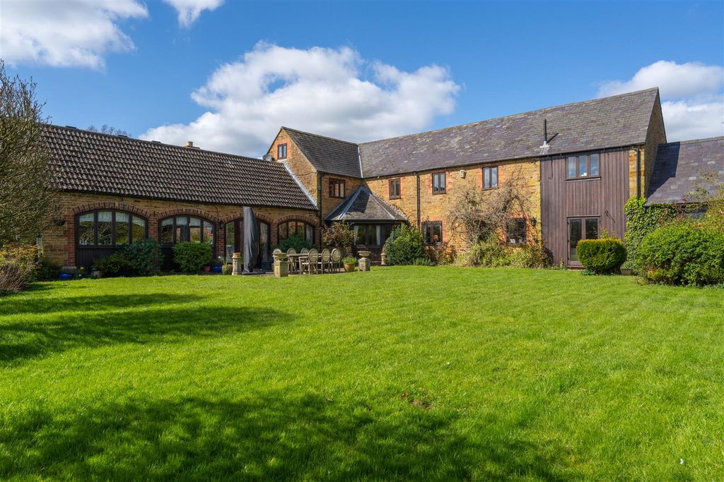 Property photo 3 of 35