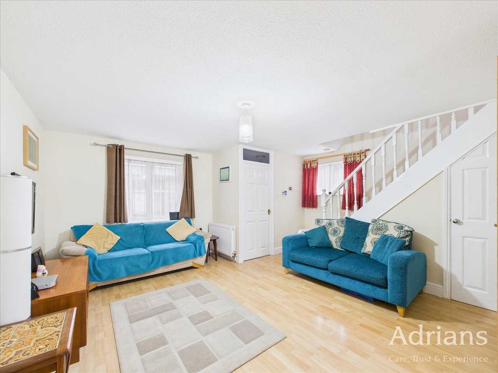 Property photo 2 of 10 Lounge Area