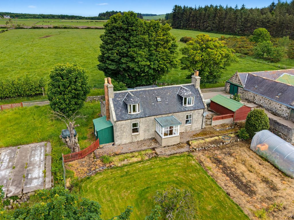Property photo 2 of 25