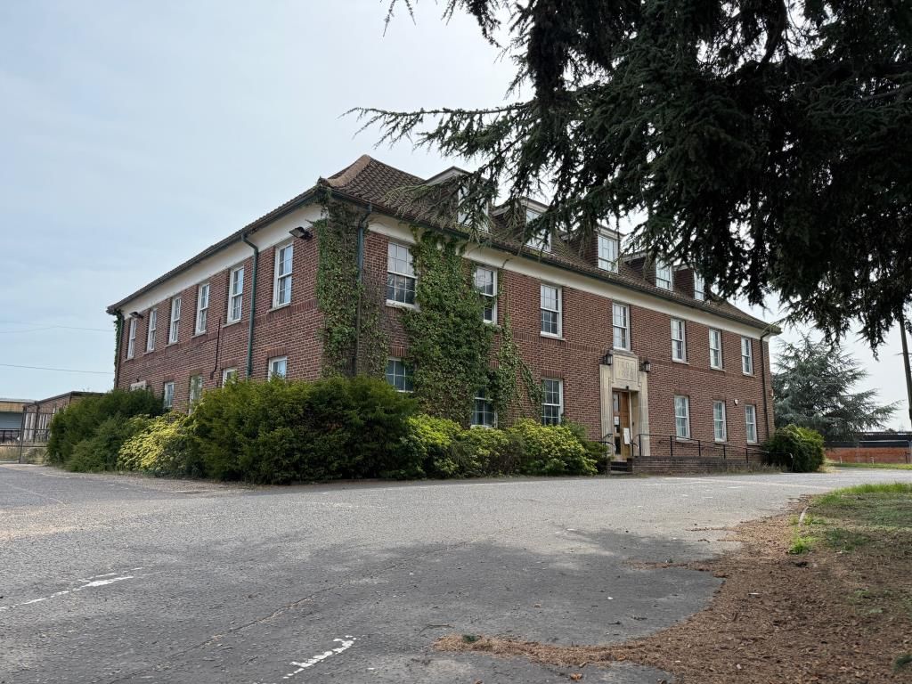 Property photo 1 of 12 Former Tendring District Council Offices In Weeley