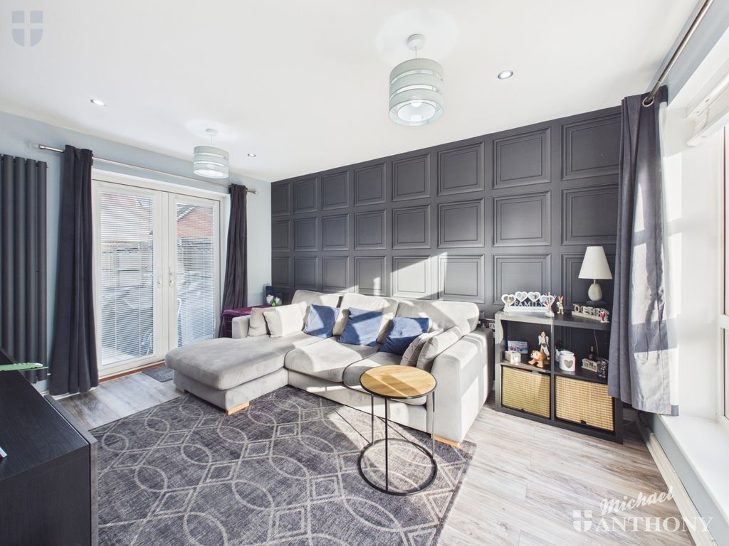 Property photo 3 of 14 Cam03852G0-Pr0565-Still003