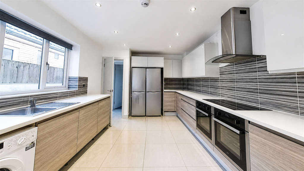 Property photo 2 of 21 205-Tiverton-Road-Ki