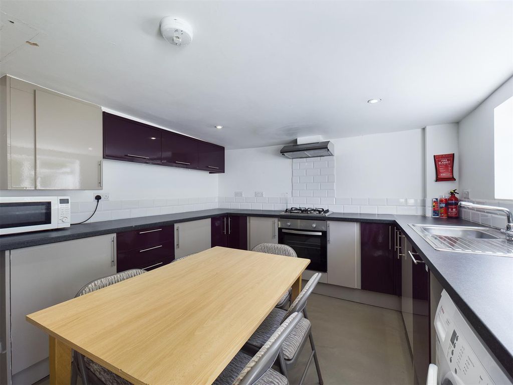 Property photo 2 of 14 Cam00159P1-Pr0135-Still04.Jpg