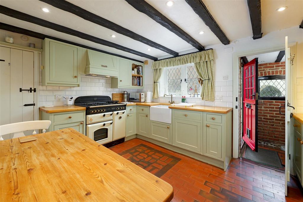 Property photo 2 of 32