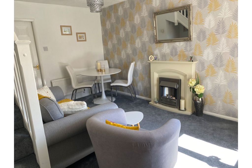 Property photo 3 of 15 Lounge