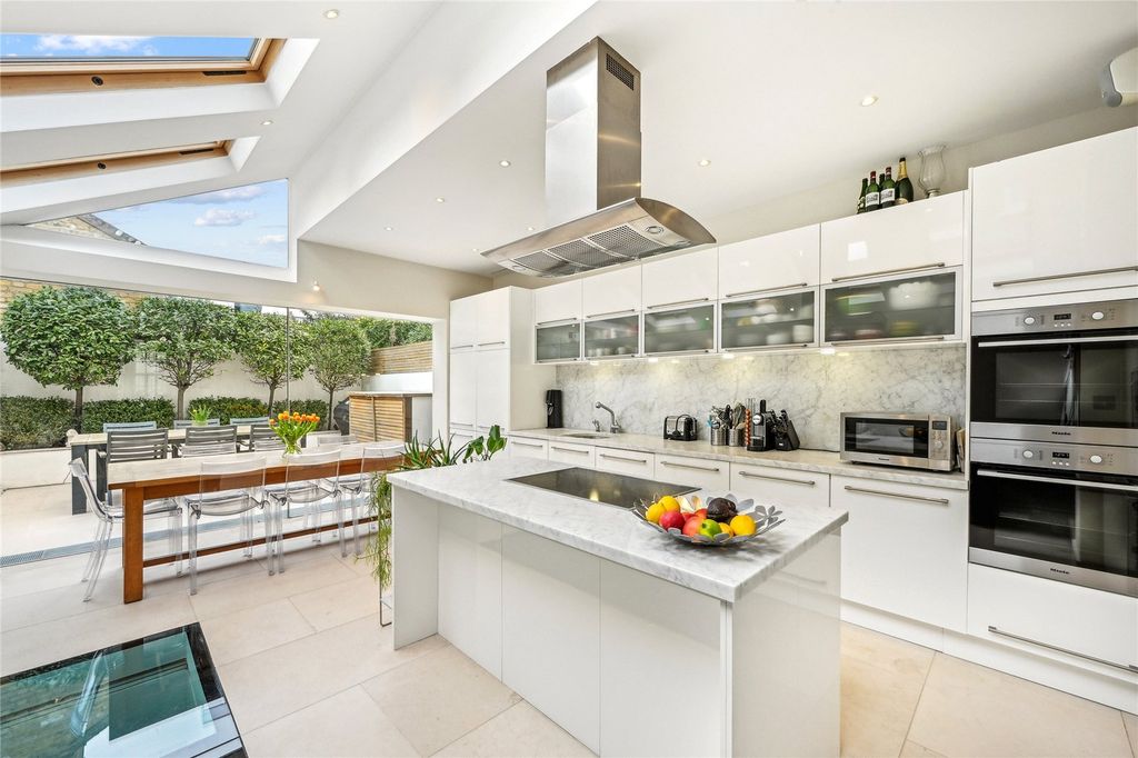 Property photo 2 of 13 Kitchen