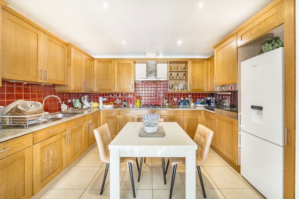 Property photo 3 of 7