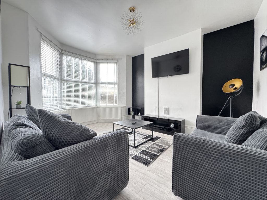 Property photo 3 of 10 Img_2206