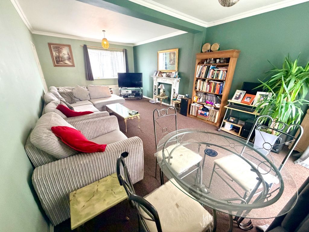Property photo 3 of 12 5292292