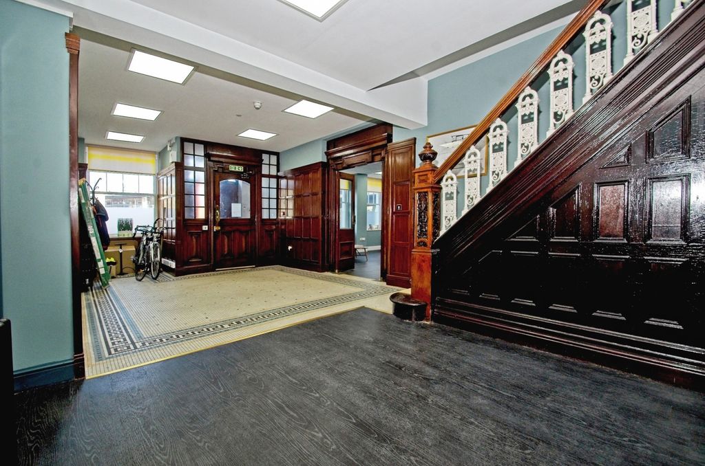 Property photo 2 of 19 Interior