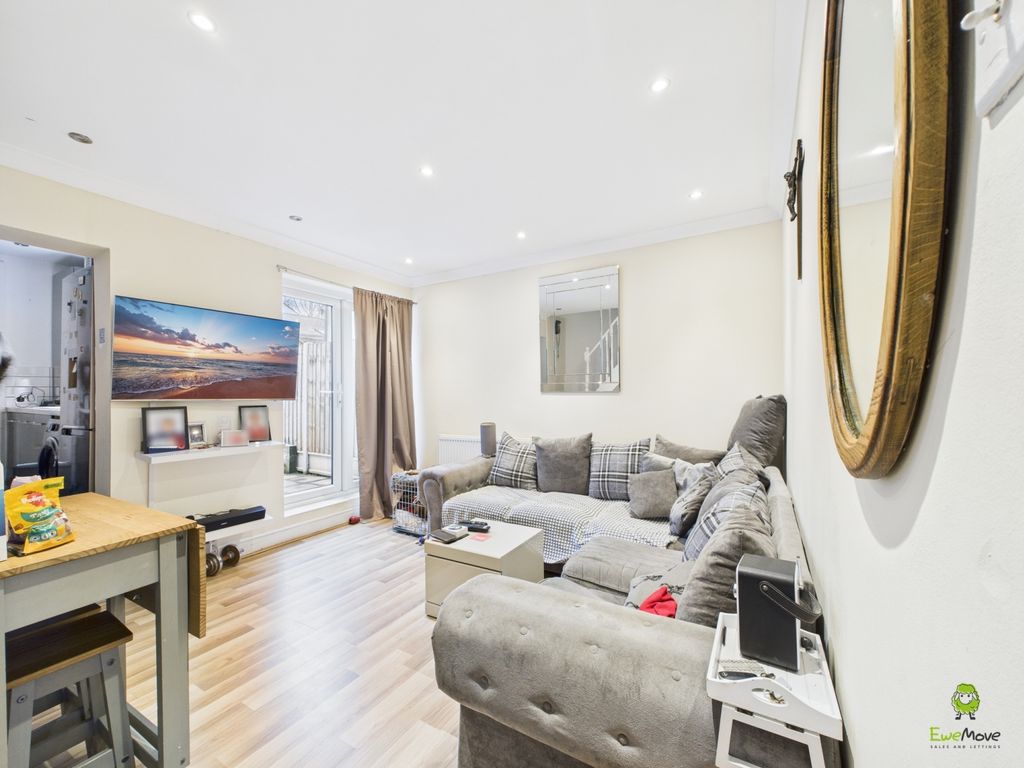 Property photo 3 of 12 Presented By Kevin At Ewemove Bexleyheath And Dart