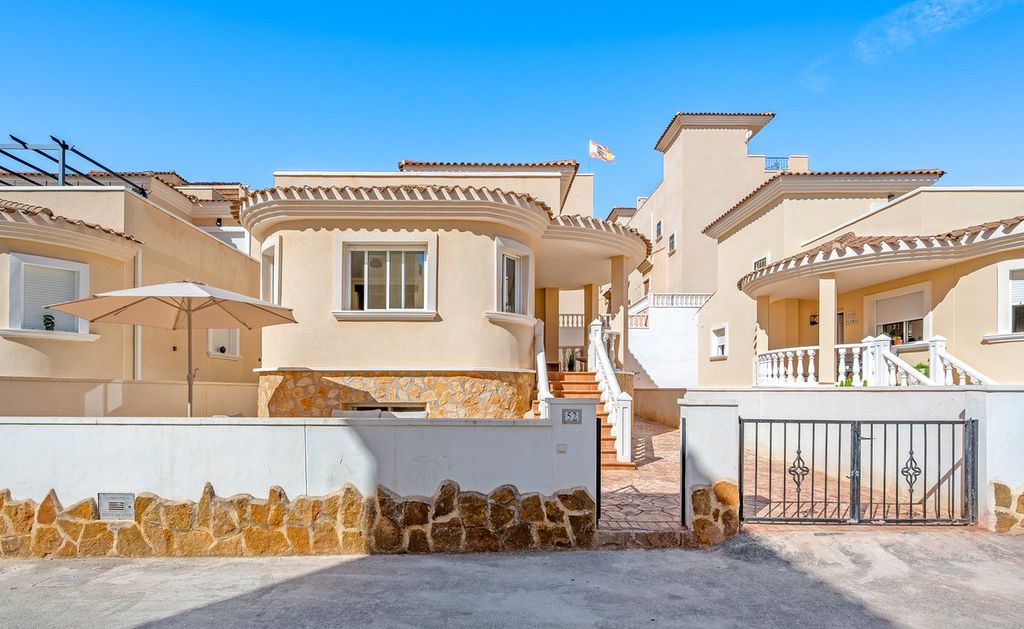 Property photo 1 of 35