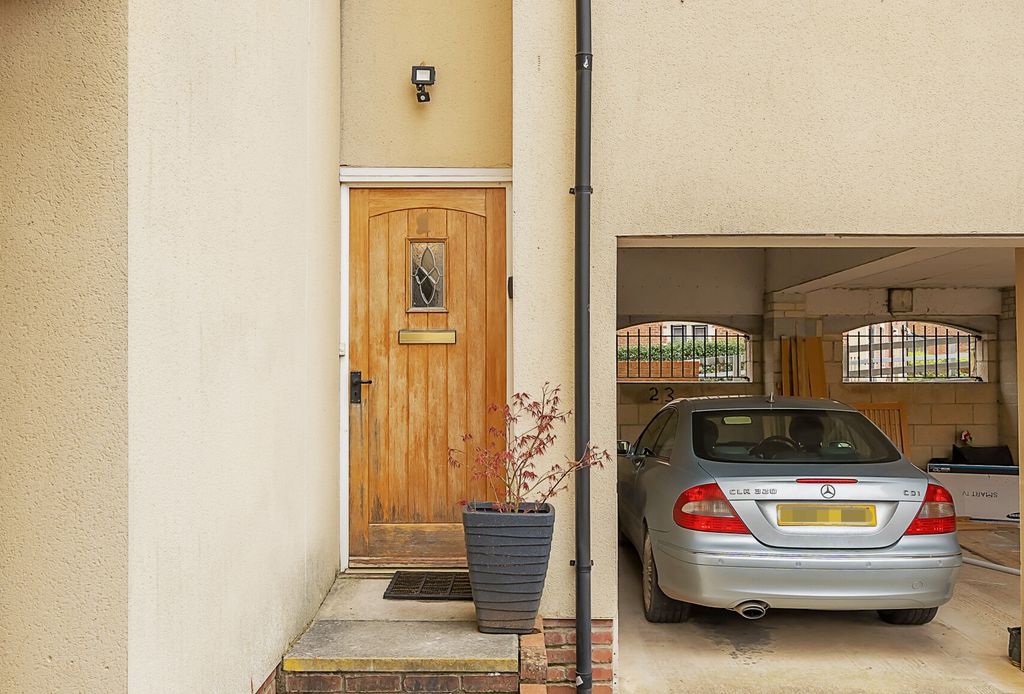 Property photo 2 of 9 1105328 (1).Jpg
