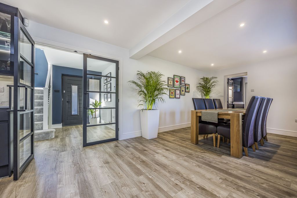 Property photo 3 of 55