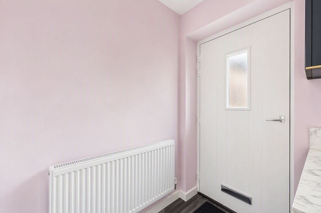 Property photo 2 of 15 Hallway