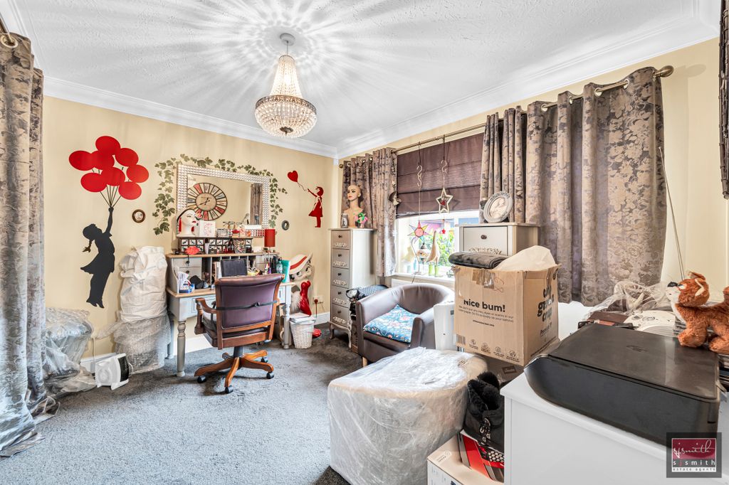 Property photo 3 of 17 Dsc01130