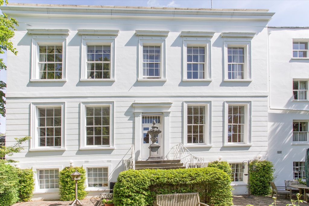 Property photo 1 of 18 Image