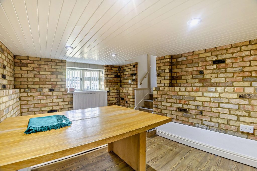 Property photo 3 of 16 Picture No. 06