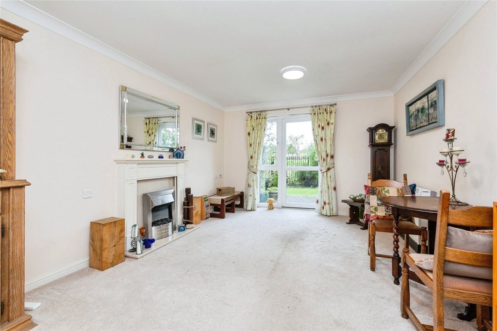 Property photo 2 of 11 Living Room