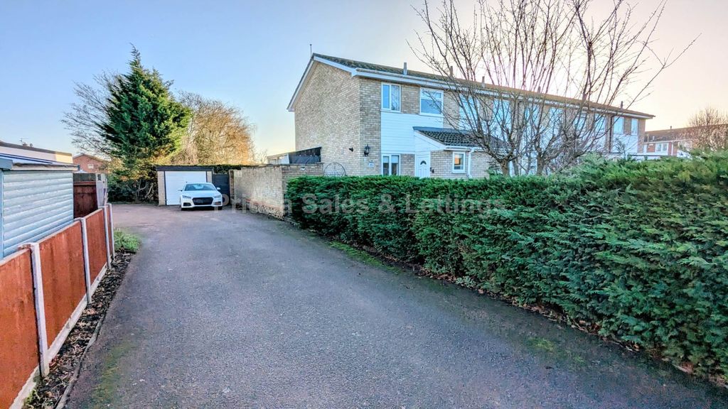 Property photo 2 of 21