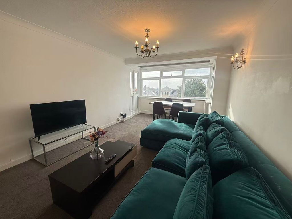 Property photo 2 of 12
