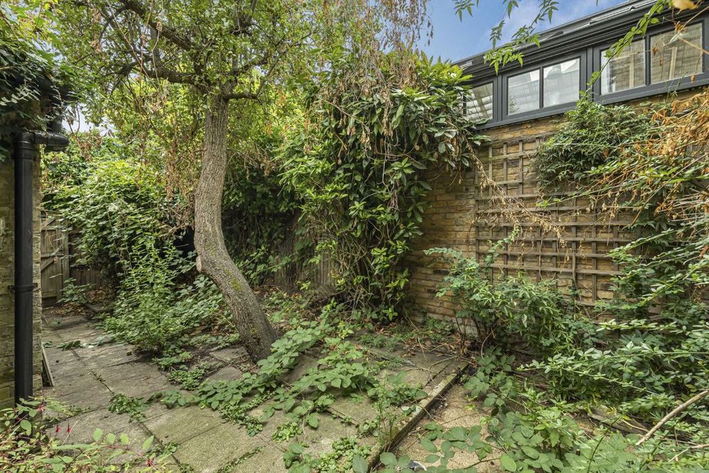 Property photo 2 of 3