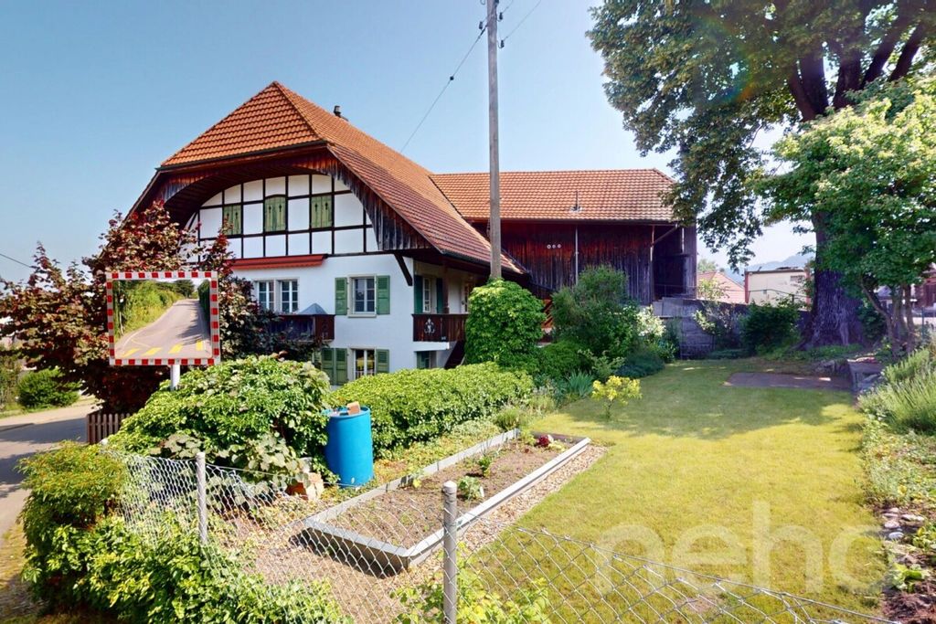 Property photo 2 of 13