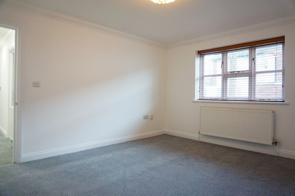 Property photo 2 of 11 Lounge