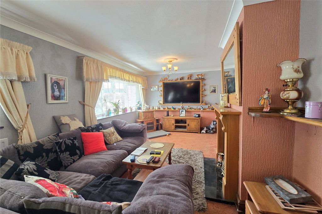 Property photo 2 of 16 Picture No. 15