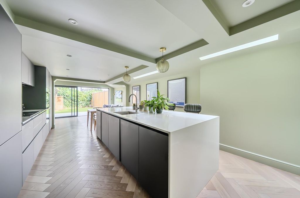 Property photo 1 of 12 Image