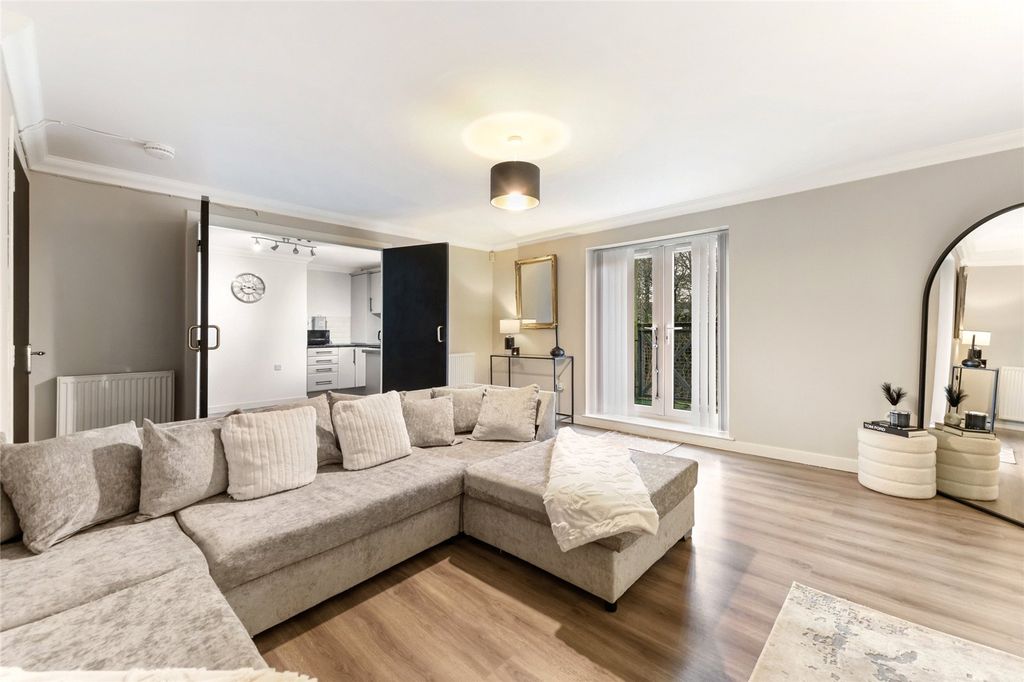 Property photo 2 of 25 Picture No. 06