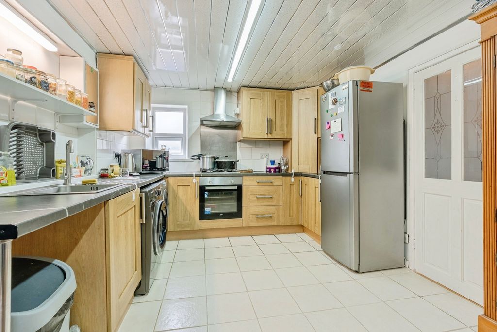 Property photo 3 of 18 Pbox-Img.Jpg