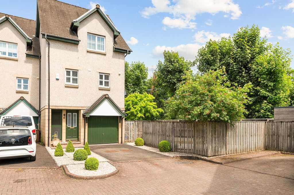 Property photo 1 of 31