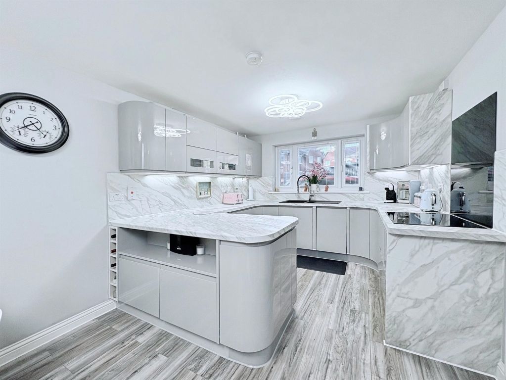 Property photo 2 of 24