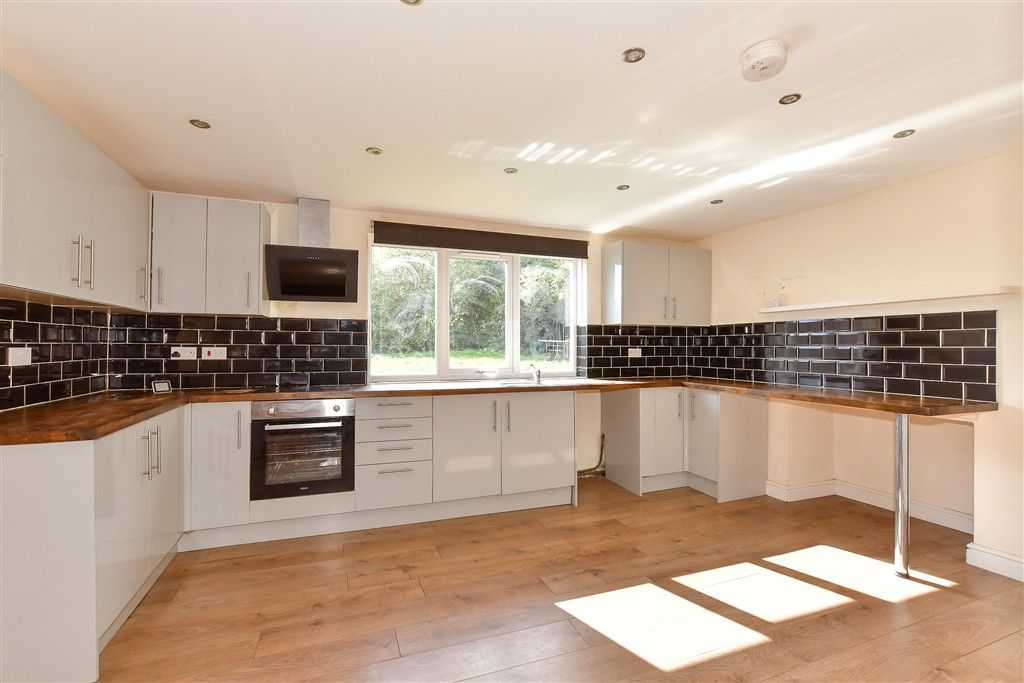 Property photo 3 of 10 Kitchen/Diner