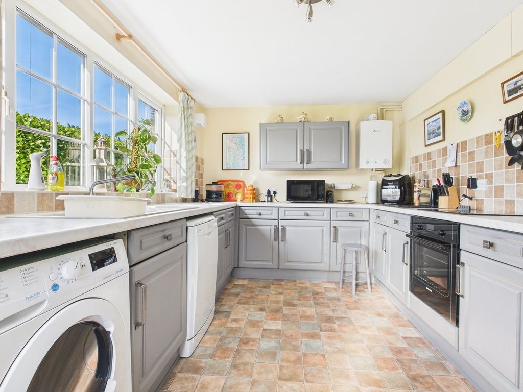 Property photo 2 of 18