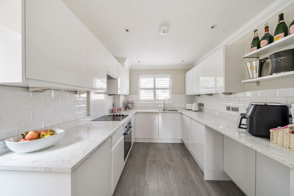 Property photo 3 of 19 1484402-9-6A43Cce...