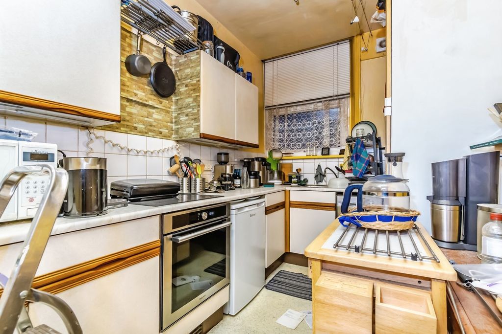 Property photo 3 of 17 Photo