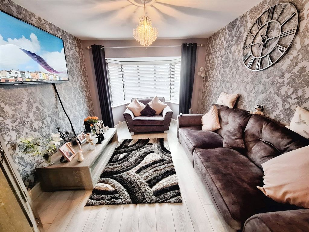 Property photo 2 of 14 Lounge